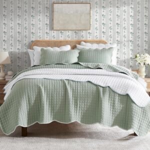 Sage Green Twin Size Quilt Bedding Set, Seafoam Scalloped Farmhouse Country Rustic Lightweight Soft Coverlet for All Season, Cute Cozy  Stitch Bedspread, 1 Pillow Shams